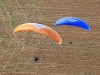 Deux paramoteurs vue du ciel