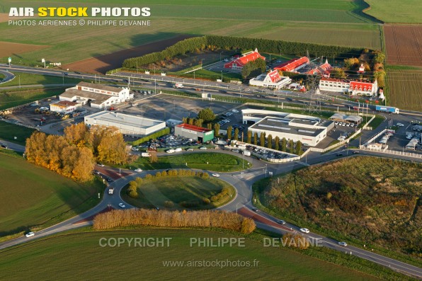 Photo aérienne de la zone d'activités des Marsandes, commune d'Avrainville 91630 Essonne, région Île-de-France