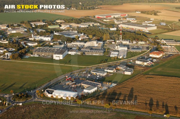 Photographie aérienne Zone industrielle de St Denis, D996 , commune d'Epernon (28230), dans le département d'Eure-et-Loir en Région Centre-Val de Loire, France-  Prise de vue du 15/09/2011