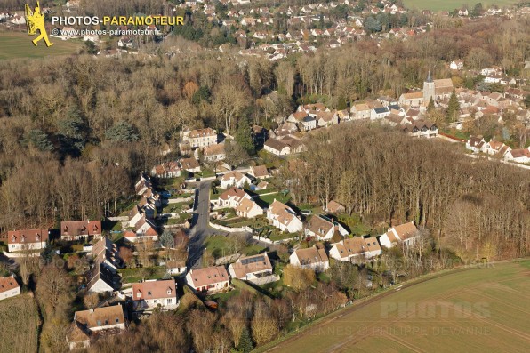 Photo aérienne du village du Val-St-Germain (91530), au coeur de l'Hurepoix et de la vallée de la Remarde,  département de l'Essonne, région Île-de-France. 16/02/2016