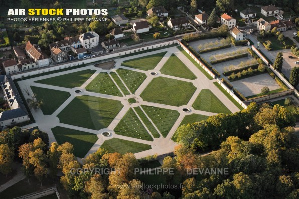 Photographie aérienne du Château de Chamarande (91730), département de l'Essonne, région Île-de-France, France. Située à 40 km au sud-Ouest de Paris. le 23/09/2011