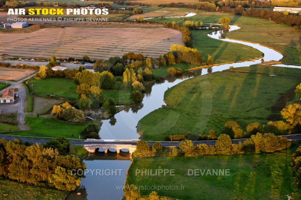 Photographie aérienne de la Vie dans le Pays de Saint-Gilles-Croix-de-Vie (85), sur la commune de  Notre-Dame-de-Riez (85800) , département de la Vendée; région Pays de la Loire, France. Prise de vue du 26 avril 2016