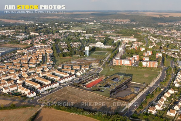 Photographie aérienne lotissement pavillonnaire de la ville d' Etampes (91150), département de l'Essonne, région Île-de-France, Ville situé à 50 km à l'Ouest de Paris. Prise de vue du 23/09/2016