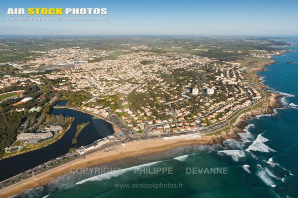 Photographie aérienne du Domaine de la Pironnière , sur la commune Château-d'Olonne (85180) , département de la Vendée; région Pays de la Loire, France. Prise de vue d'avril 2017