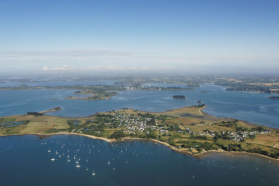 vue aerienne de lîle-d'Arz,  Golfe du Morbihan (56)