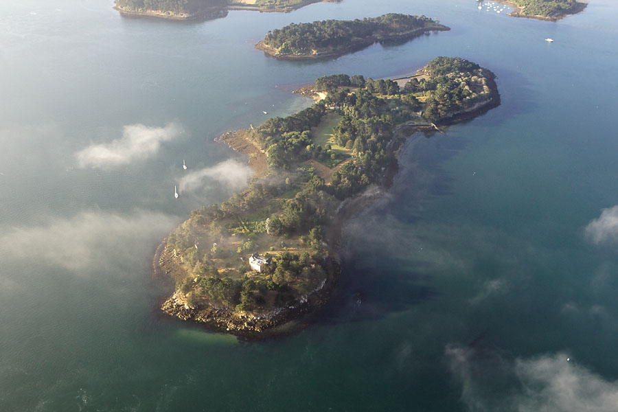 vue aerienne de l'île de la Jument ,Golfe du Morbihan (56)