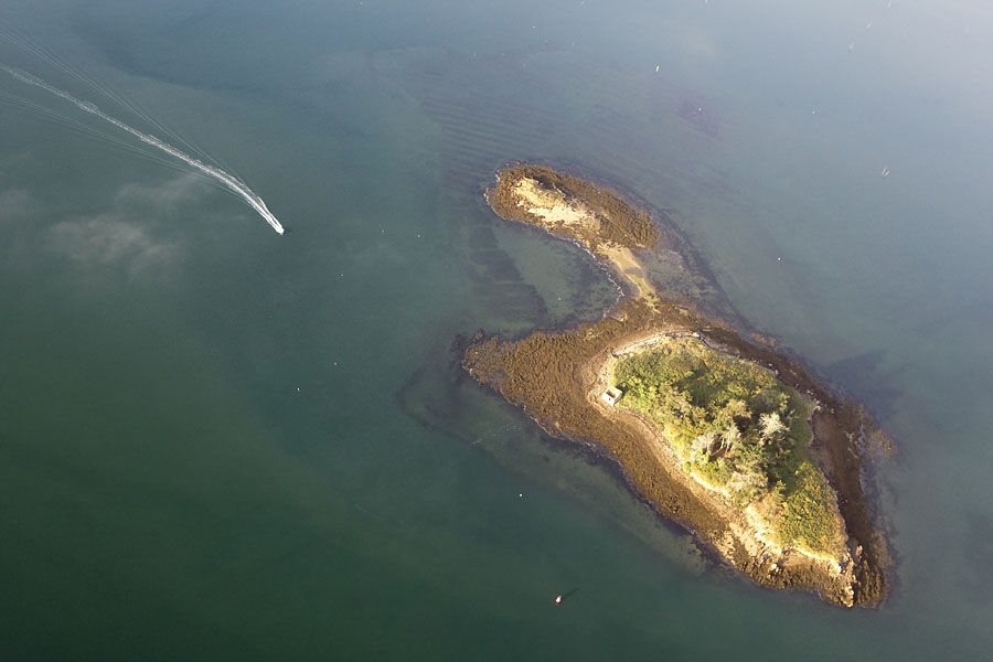 Le grand huernic, vue aerienne du Golfe du Morbihan (56)