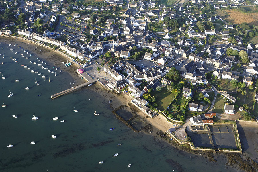 vue aerienne de Locmariaquer du Golfe du Morbihan (56)