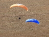 Deux paramoteurs vue du ciel