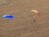 Deux paramoteurs vue du ciel