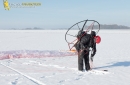 Paramoteur sous la neige