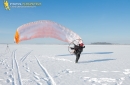 Paramoteur sous la neige