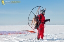 Paramoteur sous la neige