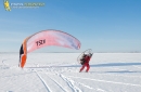 Paramoteur sous la neige