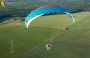 Parapente motorisé en vol au dessus de Saint-Chéron 91 , Essonne, France
