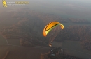 paramoteur dans la brume