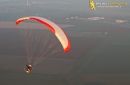 paramoteur dans la brume