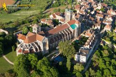 Basilique de Vézelay vue du ciel, departement de l'Yonne en Bourgogne-France-comté