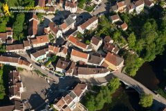 Arcy-sur-Cure vue du ciel, departement de l'Yonne en Bourgogne