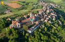 Basilique de Vézelay vue du ciel, departement de l'Yonne en Bourgogne-Franche-comté, France