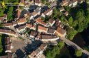 Arcy-sur-Cure vue du ciel, departement de l'Yonne en Bourgogne