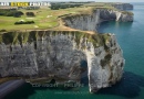 Vue aérienne de la Manneporte falaise d'Etretat